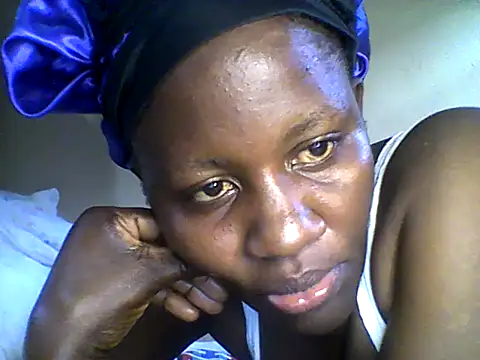 Snapshot of Angelbee_ chatting on 06-17-26, 04:15 Angelbee online show from 06-17-26, 04:15