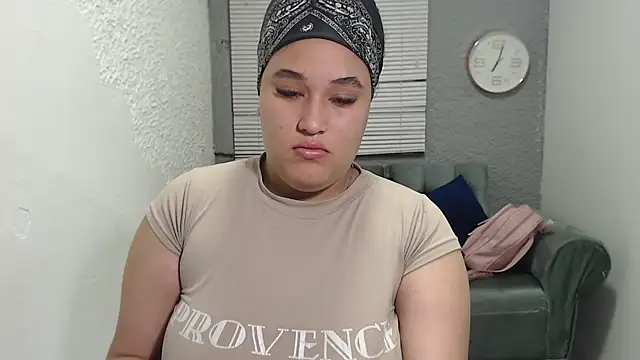 Snapshot of leilasosexy chatting on 06-11-26, 12:25 leilasosexy online show from 06-11-26, 12:25