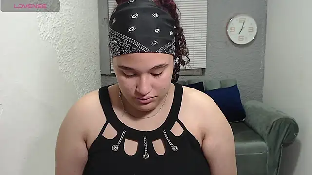 Snapshot of leilasosexy chatting on 06-24-26, 12:26 leilasosexy online show from 06-24-26, 12:26