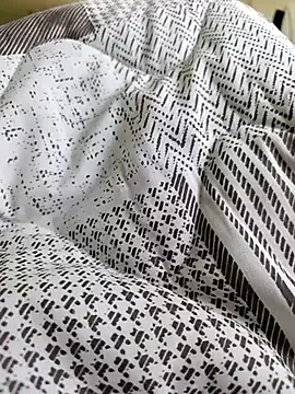 Snapshot of Singlemaleforcouples chatting on 02-28-26, 03:02 Singlemaleforcouples online show from 02-28-26, 03:02