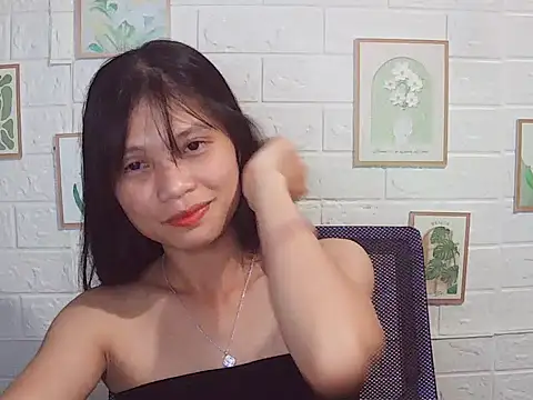 Snapshot of -Nancy-y chatting on 06-10-26, 02:27 -Nancy-y online show from 06-10-26, 02:27