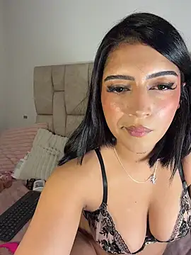 Snapshot of Nicolegh_ chatting on 07-19-26, 02:04 Nicolegh online show from 07-19-26, 02:04