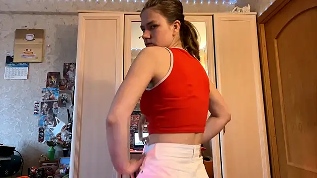 Snapshot of Codi_Rostersy chatting on 06-13-26, 03:26 Codi Rostersy online show from 06-13-26, 03:26