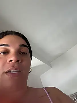 Snapshot of Siri_Luxx chatting on 07-05-26, 02:24 Siri Luxx online show from 07-05-26, 02:24