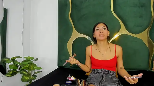 Snapshot of Mila_petiteasm chatting on 07-15-26, 12:43 Mila petiteasm online show from 07-15-26, 12:43