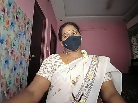 Snapshot of Meenakshy chatting on 06-16-26, 04:37 Meenakshy online show from 06-16-26, 04:37