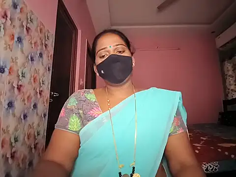 Snapshot of Meenakshy chatting on 06-21-26, 04:59 Meenakshy online show from 06-21-26, 04:59