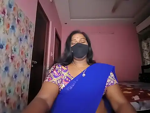 Snapshot of Meenakshy chatting on 06-23-26, 05:16 Meenakshy online show from 06-23-26, 05:16
