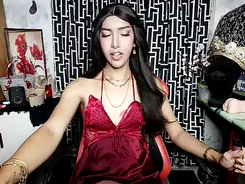 Snapshot of mistress_barbie chatting on 07-17-26, 10:00 mistress barbie online show from 07-17-26, 10:00