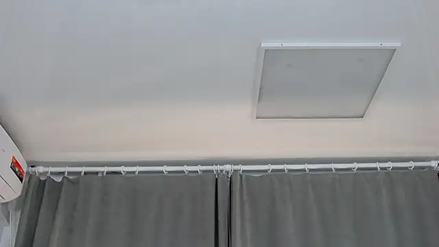 Snapshot of LirienVexx chatting on 06-20-26, 03:31 LirienVexx online show from 06-20-26, 03:31
