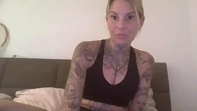 Snapshot of Sierablum chatting on 06-13-26, 02:26 Sierablum online show from 06-13-26, 02:26