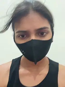 Snapshot of ishikaa5 chatting on 06-11-26, 06:28 ishikaa5 online show from 06-11-26, 06:28
