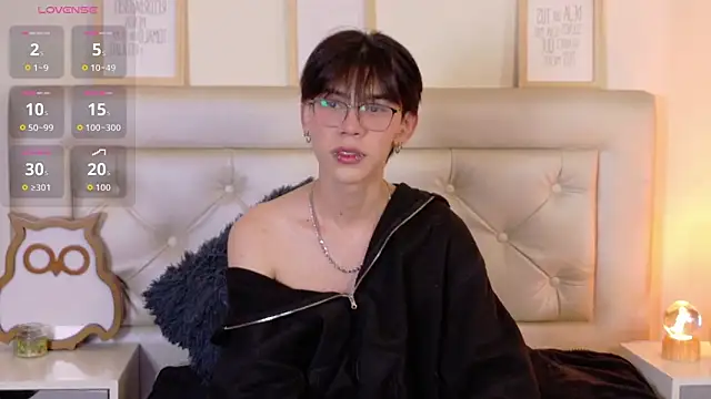 Kim Adrien online show from 06-07-26, 03:32