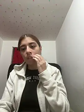Cherry Luna1 online show from 06-17-26, 11:38
