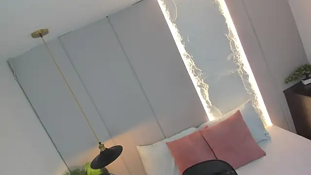 emily castle online show from 06-23-26, 05:44
