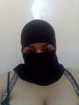 Snapshot of daloua_sexy chatting on 06-17-26, 11:27 daloua sexy online show from 06-17-26, 11:27