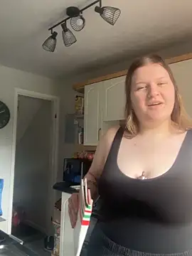 Curvy Vanilla online show from 06-12-26, 12:59