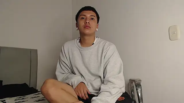 Owenn  blueee online show from 06-11-26, 03:59