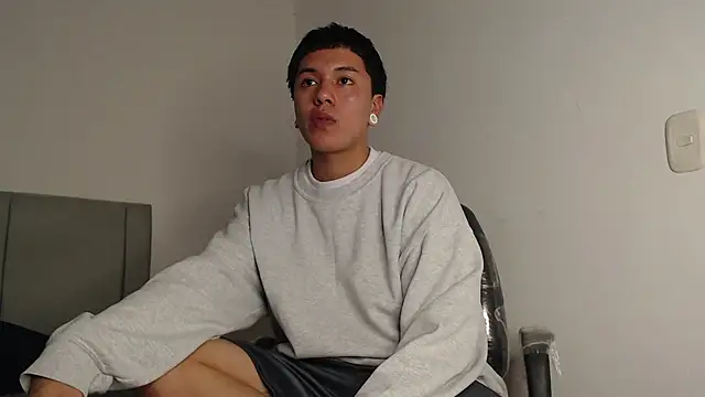 Snapshot of Owenn__blueee chatting on 07-14-26, 10:04 Owenn blueee online show from 07-14-26, 10:04