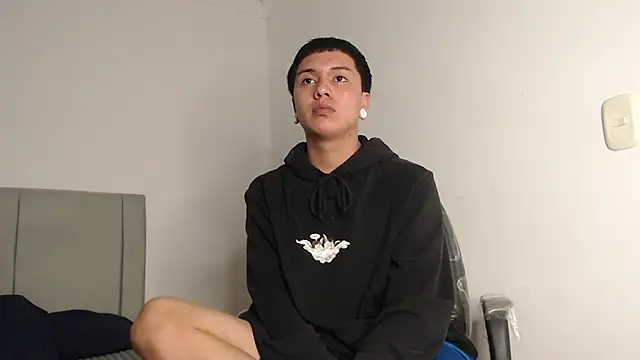 Snapshot of Owenn__blueee chatting on 07-27-26, 02:29 Owenn blueee online show from 07-27-26, 02:29