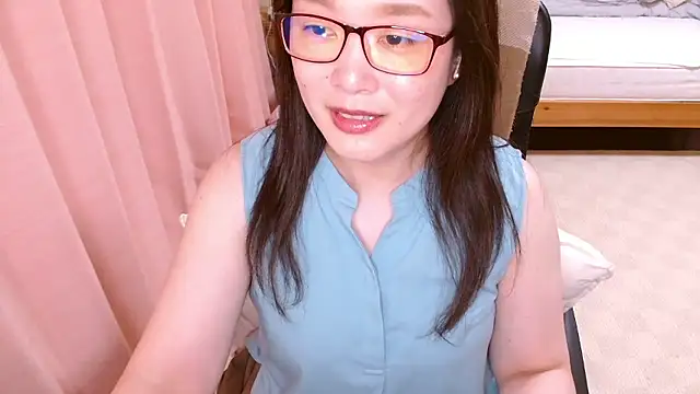 LENA-xo online show from 06-21-26, 06:38
