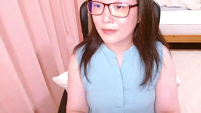 LENA-xo online show from 07-10-26, 03:25