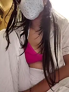Snapshot of Romantic_riya_06 chatting on 06-23-26, 04:10 Romantic riya 06 online show from 06-23-26, 04:10