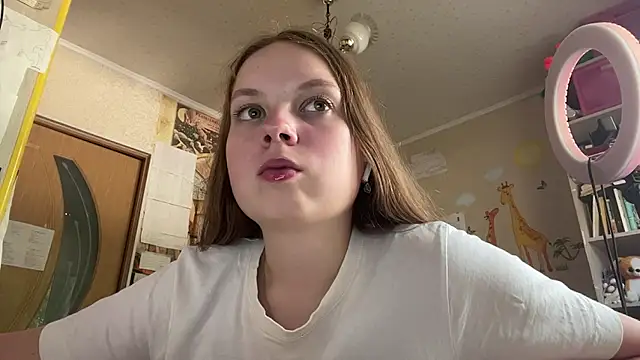 Snapshot of Aileyn chatting on 07-21-26, 08:05 Aileyn online show from 07-21-26, 08:05