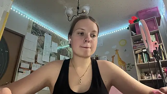 Snapshot of Aileyn chatting on 07-30-26, 08:02 Aileyn online show from 07-30-26, 08:02