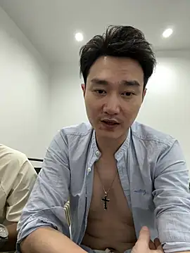 Snapshot of qqq-002 chatting on 06-29-26, 10:15 qqq-002 online show from 06-29-26, 10:15