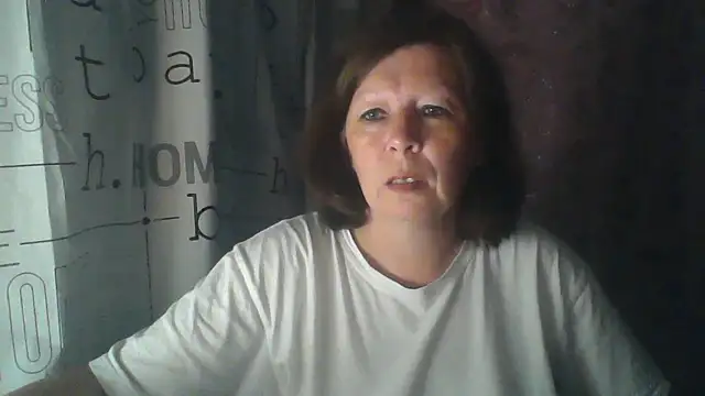 Snapshot of Schastlivaya43 chatting on 06-15-26, 06:43 Schastlivaya43 online show from 06-15-26, 06:43