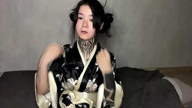 Snapshot of staryrose chatting on 06-26-26, 04:11 staryrose online show from 06-26-26, 04:11