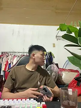 anhlam99 online show from 06-04-26, 02:12