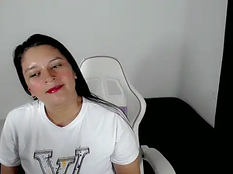 Isabella Sky online show from 06-06-26, 07:29