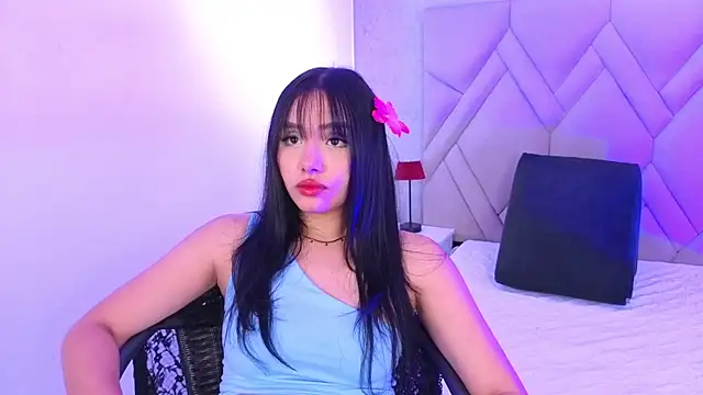 Snapshot of Mila__Fire chatting on 06-25-26, 11:48 Mila Fire online show from 06-25-26, 11:48
