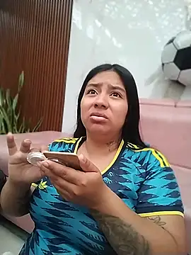 Snapshot of Amber_Herrera chatting on 06-29-26, 12:27 Amber Herrera online show from 06-29-26, 12:27