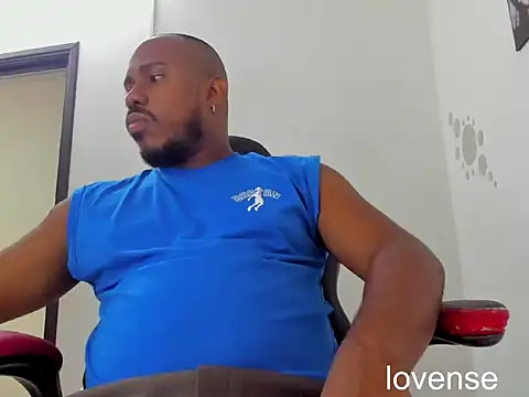 Snapshot of AlessandroHammed chatting on 06-18-26, 04:22 AlessandroHammed online show from 06-18-26, 04:22