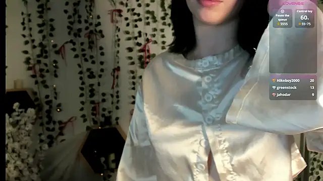 Snapshot of Velvet__Kiss chatting on 06-22-26, 03:25 Velvet Kiss online show from 06-22-26, 03:25