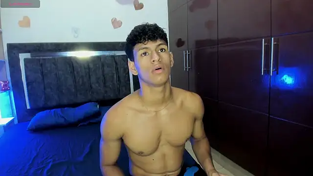 Snapshot of Nicolas_AthleticBoy chatting on 06-05-26, 12:00 Nicolas AthleticBoy online show from 06-05-26, 12:00