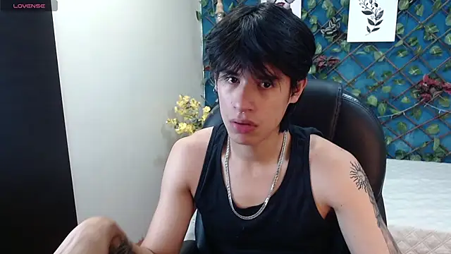Snapshot of wayath1 chatting on 07-08-26, 11:15 wayath1 online show from 07-08-26, 11:15