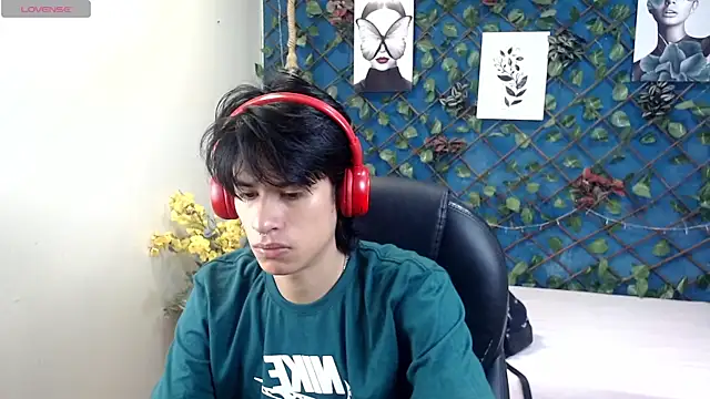 Snapshot of wayath1 chatting on 07-15-26, 11:04 wayath1 online show from 07-15-26, 11:04