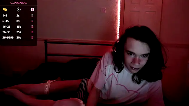 Straything online show from 06-11-26, 07:56