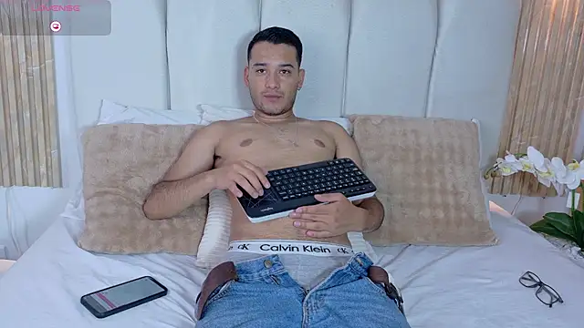 Thiago Stone1 online show from 07-12-26, 10:01