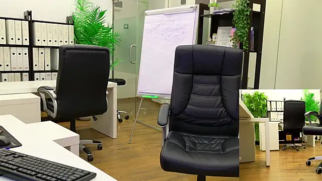 Snapshot of BabesGoWild chatting on 10-02-25, 05:03 BabesGoWild online show from 10-02-25, 05:03