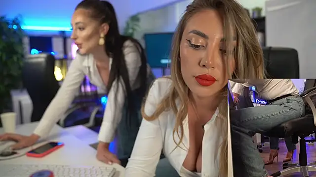 BabesGoWild online show from 05-17-26, 07:43