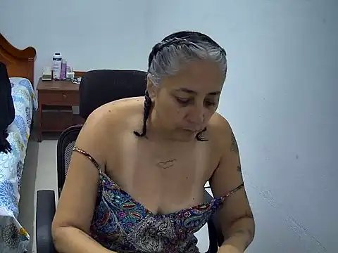 Snapshot of cersey_ chatting on 07-20-26, 03:10 cersey online show from 07-20-26, 03:10
