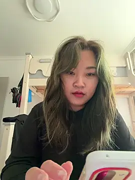 Snapshot of xiaoxi-88 chatting on 06-17-26, 09:34 xiaoxi-88 online show from 06-17-26, 09:34
