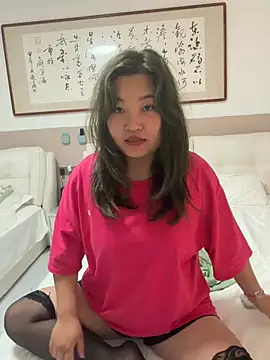 Snapshot of xiaoxi-88 chatting on 06-18-26, 01:48 xiaoxi-88 online show from 06-18-26, 01:48