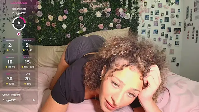 LyraCovee online show from 07-23-26, 02:09