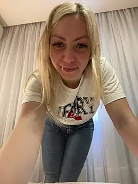 Snapshot of Alana_sc chatting on 07-19-26, 01:15 Alana sc online show from 07-19-26, 01:15